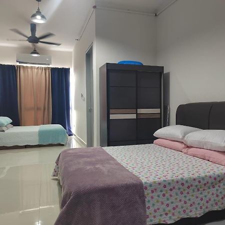 Studio Suite Homestay Klia Sepang Luaran gambar